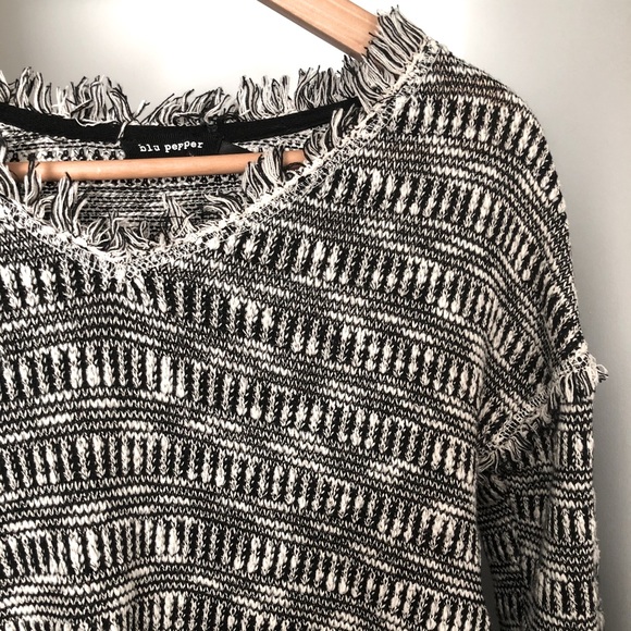 Blu Pepper (From Nordstrom) 3/4 sleeve Knit - Picture 1 of 3